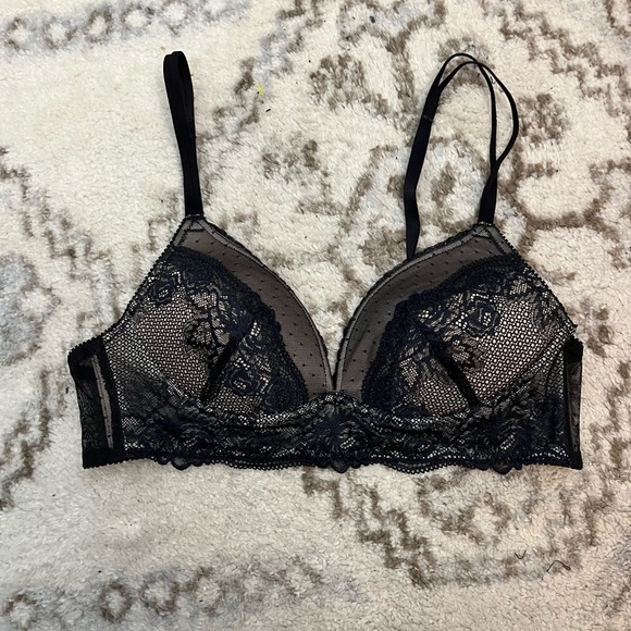 Maidenform Other - Maidinform black lace wire free bra